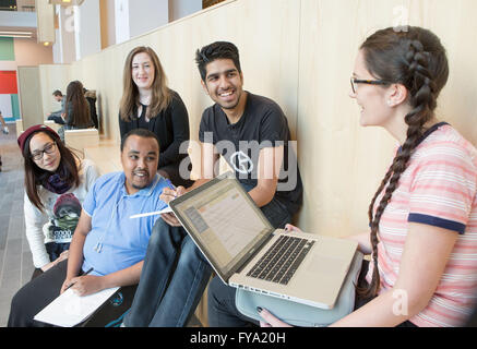 Studenten in der Universität Stockfoto