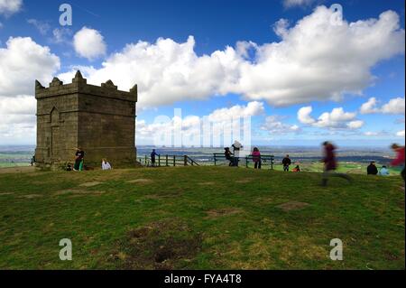 Besucher Rivington Pike an einem sonnigen Tag Stockfoto