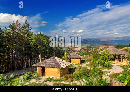 neolithische Dorf in Bulgarien im schönen Herbst Stockfoto