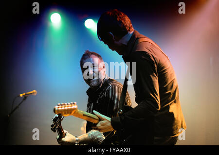 BARCELONA - Okt 10: Peter Hook, Bassist von New Order (Band), funktioniert in Apolo Stadium am 10. Oktober 2010 in Barcelona, Spanien. Stockfoto