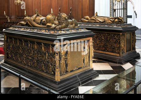 Gräber von Karl der kühne (1433-1477) und Maria von Burgund (1457-1482) an der Liebfrauenkirche in Brügge, Belgien Stockfoto