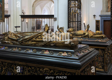 Gräber von Karl der kühne (1433-1477) und Maria von Burgund (1457-1482) an der Liebfrauenkirche in Brügge, Belgien Stockfoto