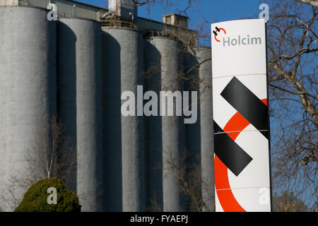Ein Logo Zeichen außerhalb einer Einrichtung von Holcim in Hagerstown, Maryland am 17. April 2016 besetzt. Stockfoto