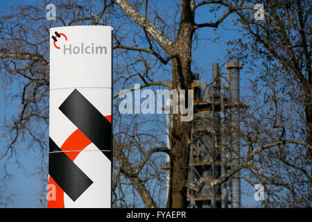 Ein Logo Zeichen außerhalb einer Einrichtung von Holcim in Hagerstown, Maryland am 17. April 2016 besetzt. Stockfoto