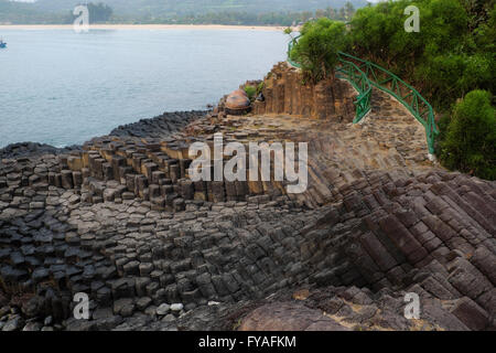 Ganh Da Dia oder Ghenh Da Dia oder Da Dia Stromschnellen Tuy Hoa, Phu Yen, Viet Nam, mit erstaunlichen Naturlandschaft am Meer, fantastische Stockfoto