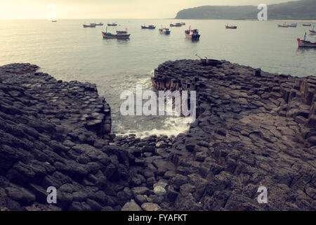 Ganh Da Dia oder Ghenh Da Dia oder Da Dia Stromschnellen Tuy Hoa, Phu Yen, Viet Nam, mit erstaunlichen Naturlandschaft am Meer, fantastische Stockfoto