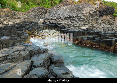 Ganh Da Dia oder Ghenh Da Dia oder Da Dia Stromschnellen Tuy Hoa, Phu Yen, Viet Nam, mit erstaunlichen Naturlandschaft am Meer, fantastische Stockfoto