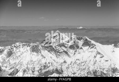 Mount Everest gesehen auf dem Flug von Paro, Bhutan nach Kathmandu, Nepal Stockfoto