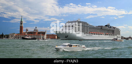 Kreuzfahrtschiff MSC Magnifica, IMO 9387085 Stockfoto