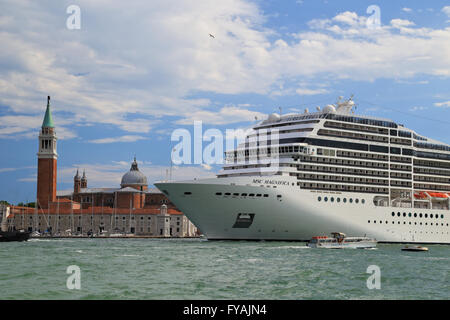 Kreuzfahrtschiff MSC Magnifica, IMO 9387085 Stockfoto