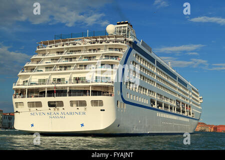 Luxus-Kreuzfahrtschiff Seven Seas Mariner, IMO 9210139 Stockfoto