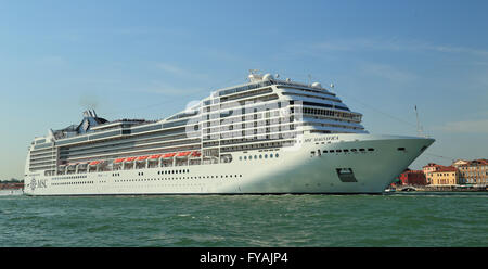 Kreuzfahrtschiff MSC Magnifica, IMO 9387085 Stockfoto