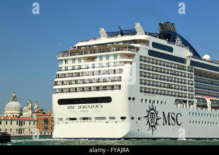 Kreuzfahrtschiff MSC Magnifica, IMO 9387085 Stockfoto