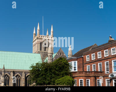 Minster Kirche des Heiligen Nikolaus und in der Nähe georgianischen Häusern, Great Yarmouth, Norfolk, England Stockfoto