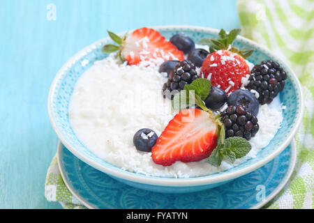 Reisbrei mit Kokosmilch Stockfoto