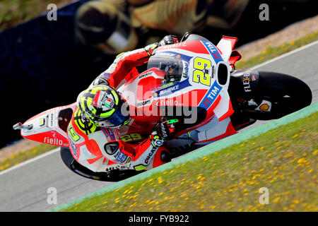 Jerez, Spanien. 24. April 2016. Andrea Iannone Italiens und Ducati Team in Aktion während des MotoGP-Rennens während der spanischen Moto Grand Prix auf der Rennstrecke von Jerez in Jerez De La Frontera am 24. April 2016.  Bildnachweis: Marco Iorio/Alamy Live-Nachrichten Stockfoto