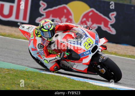 Jerez, Spanien. 24. April 2016. Andrea Iannone Italiens und Ducati Team in Aktion während des MotoGP-Rennens während der spanischen Moto Grand Prix auf der Rennstrecke von Jerez in Jerez De La Frontera am 24. April 2016.  Bildnachweis: Marco Iorio/Alamy Live-Nachrichten Stockfoto