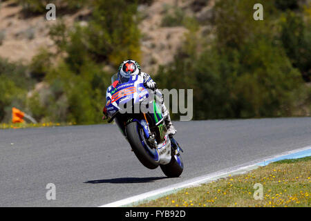 Jerez, Spanien. 24. April 2016. Jorge Lorenzo aus Spanien und Movistar Yamaha MotoGP fährt während des MotoGP-Rennens während des Spanisch-Moto Grand Prix auf der Rennstrecke von Jerez in Jerez De La Frontera auf 24. April 2016.  Bildnachweis: Marco Iorio/Alamy Live-Nachrichten Stockfoto