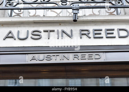 Regent Street, London, UK. 24. April 2016. Austin Reed Dateien beachten Sie für die Verwaltung mit 1.000 Arbeitsplätze gefährdet Stockfoto