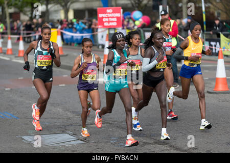 London, UK. 24. April 2016. Virgin Money London Marathon 2016, der Autobahn, London, UK. Bildnachweis: Simon Balson/Alamy Live-Nachrichten Stockfoto