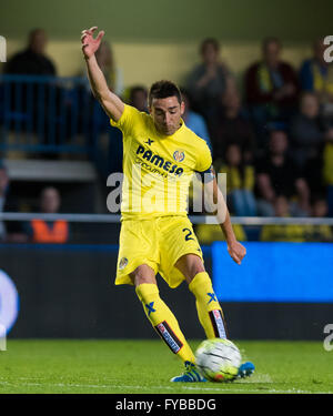 Villareal, Spanien. 24. April 2016. Bruno Soriano von Villarreal CF während der La Liga match im Estadio El Madrigal, Villarreal. Bildnachweis: MARIA JOSE SEGOVIA CARMONA/Alamy Live-Nachrichten Stockfoto