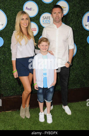 Culver City, CA, USA. 24. April 2016. 24. April 2016 - Culver City, Kalifornien - Claudine Palmer, Robbie Keane, Robert Ronan Keane. Anreise für Safe Kids Day statt auf Smashbox Studios. Bildnachweis: Birdie Thompson/AdMedia Credit: Birdie Thompson/AdMedia/ZUMA Draht/Alamy Live-Nachrichten Stockfoto