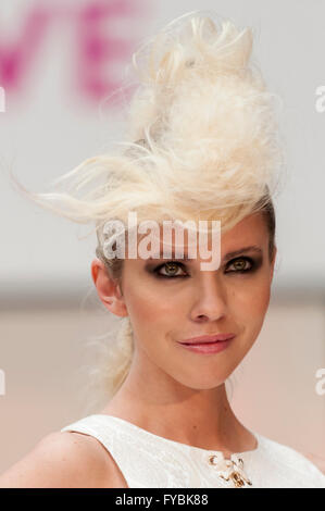 London, UK.  25. April 2016.  Pro Haar Leben bei Olympia in West London.  Die Show bringt die neueste Innovation in der Haarpflege für professionelle Friseure und Barbiere. Bildnachweis: Stephen Chung/Alamy Live-Nachrichten Stockfoto