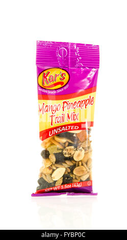 Winneconne, Wisconsin - 17. Februar 2016: Paket von Kar Mango, Ananas Studentenfutter Stockfoto