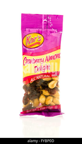 Winneconne, Wisconsin - 17. Februar 2016: Paket von Kar Cranberry-Mandel-Freude Studentenfutter Stockfoto