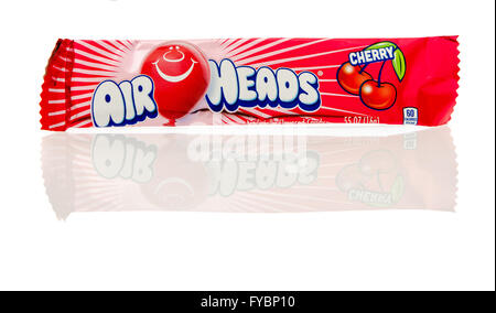 Winneconne, Wisconsin - 19. Februar 2016: Paket der Luft Köpfe in Kirsch-Geschmack Stockfoto
