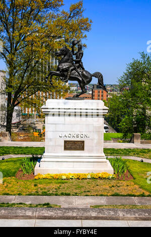 Einer der drei doppelte Statuen von Andrew Jackson auf dem Pferderücken, gegründet 1880, in Nashville, TN Stockfoto