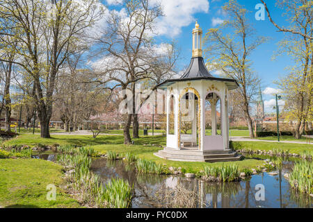 Frühling in den berühmten Park Tradgardsforeningen in Linköping, Schweden Stockfoto