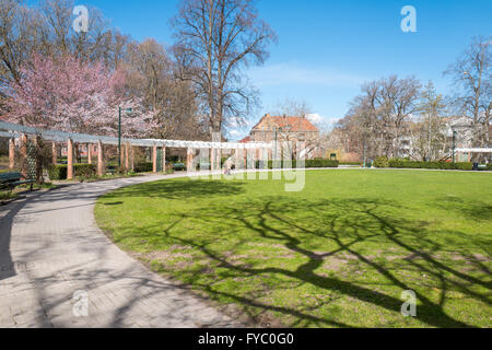 Frühling in den berühmten Park Tradgardsforeningen in Linköping, Schweden Stockfoto