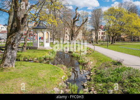 Frühling in den berühmten Park Tradgardsforeningen in Linköping, Schweden Stockfoto