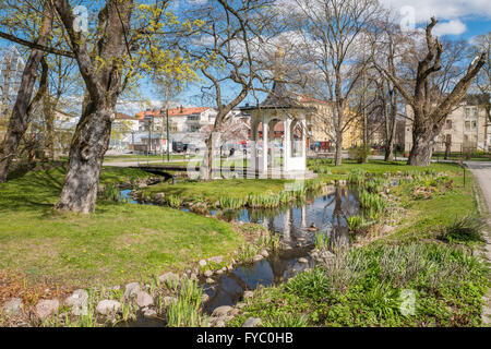 Frühling in den berühmten Park Tradgardsforeningen in Linköping, Schweden Stockfoto