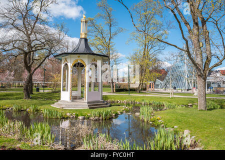 Frühling in den berühmten Park Tradgardsforeningen in Linköping, Schweden Stockfoto