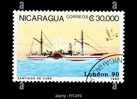 Briefmarke aus Nicaragua, die Darstellung des Dampfer Santiago De Cuba, später der US-Marine Schiff USS Santiago De Cuba. Stockfoto