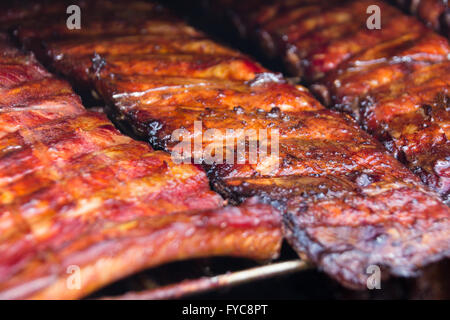 Gegrillte Spareribs Makro - Schweinerippchen Stockfoto
