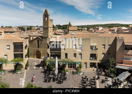 Blick über Église Saint-Michel, Salon-de-Provence, Bouches du Rhône, PACA, Frankreich Stockfoto