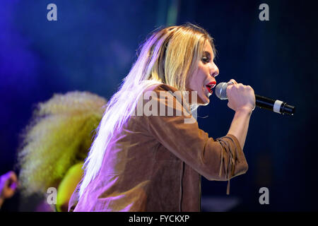 BARCELONA - 23 Mai: Sweet California (Girl-Band) in Primavera Pop Festival von Los 40 Principales. Stockfoto