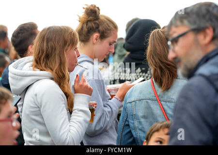 BARCELONA - 30 Mai: Publikum ein Konzert beim Festival Heineken Primavera Sound 2014 (PS14) Uhr. Stockfoto