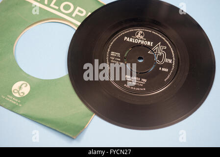 Beatle single auf Vinyl, She Loves You. Stockfoto