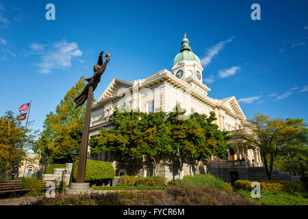 Rathaus und "Geist der Athener Skulptur, Athens, Georgia, USA Stockfoto