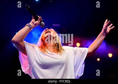 BARCELONA - 28 FEB: Amaia Montero (Künstler) Konzert in Barts Stadium am 28. Februar 2015 in Barcelona, Spanien. Stockfoto