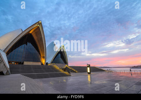 Morgendämmerung am Sydney Opera House Stockfoto