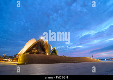 Morgendämmerung am Sydney Opera House Stockfoto