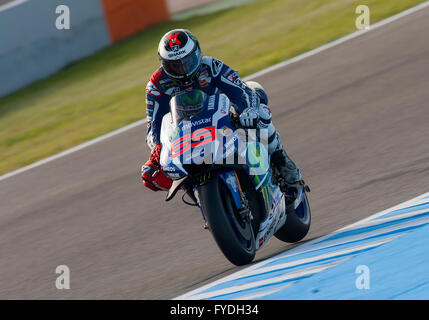 Jerez, Spanien. 23. April 2016. #99 Jorge LORENZO (SPA) Movistar Yamaha MotoGP während des Trainings in der MotoGp Grand Prix Red Bull von Spanien. © Pablo Morano/Pacific Press/Alamy Live-Nachrichten Stockfoto