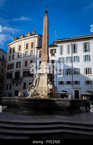 Pantheon-Wasser-Brunnen. Piazza della Rotunda. Rom Italien Stockfoto