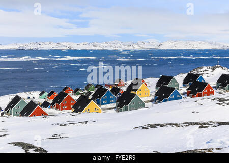 Bunte Inuit befindet sich in einem Vorort von arktischen Hauptstadt Nuuk, Greenlnand Stockfoto