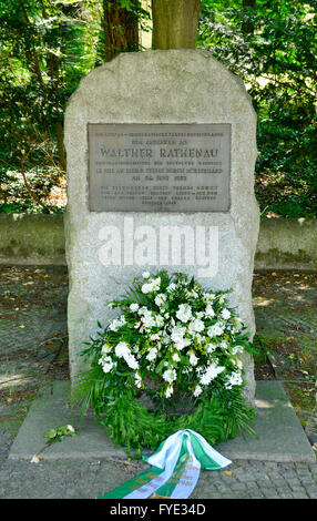 Gedenkstein, Walther Rathenau, Königsallee, Grunewald, Berlin, Deutschland / Königsallee Stockfoto